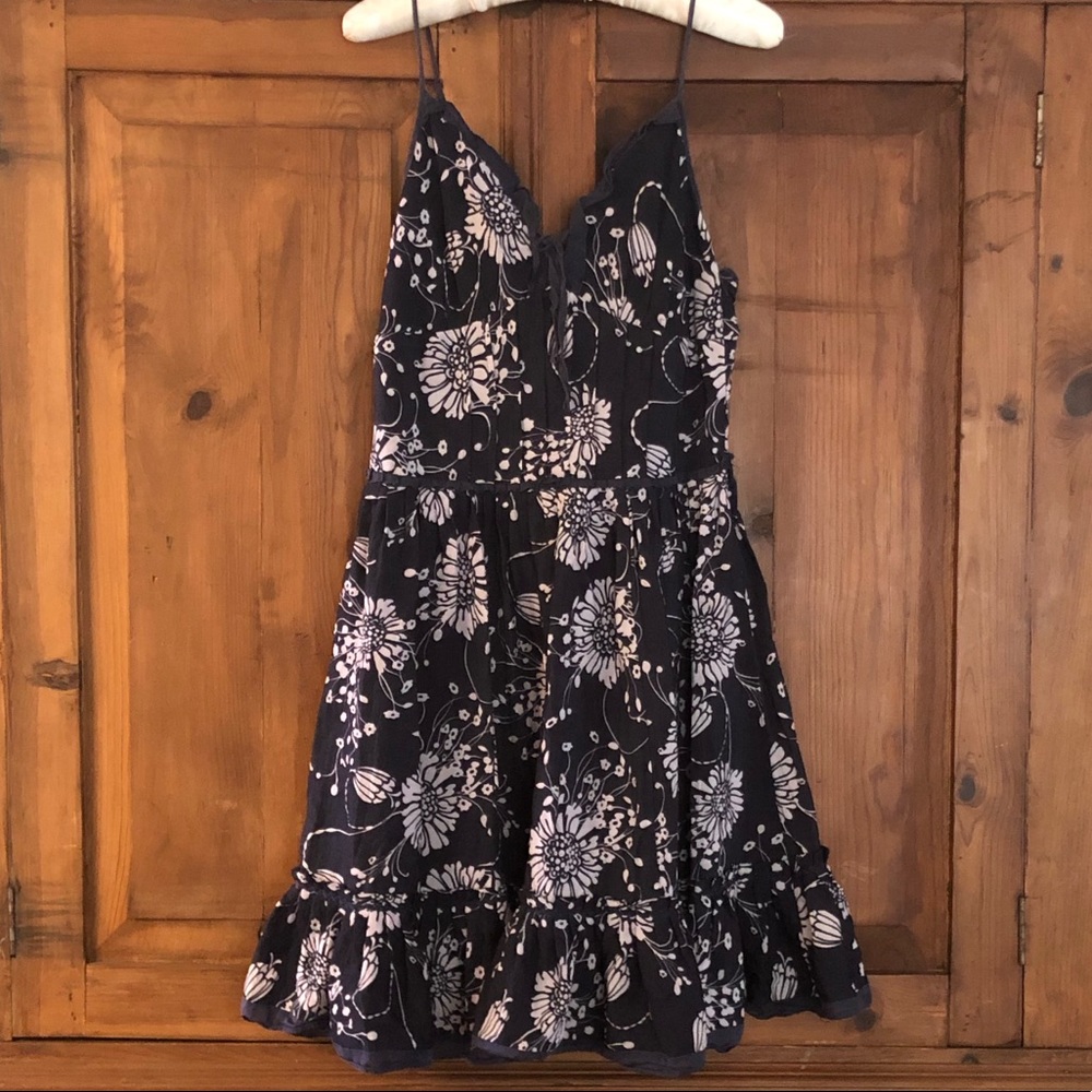 Forever 21- floral summer dress-Size Large-Cute!